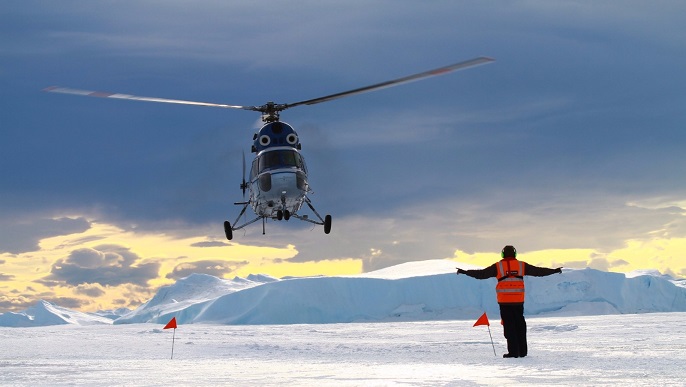 ヘリコプター遊覧／南極ツアー
