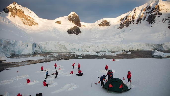 キャンプ／南極旅行
