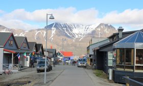 ロングイヤー・ビーエン（Longyearbyen）