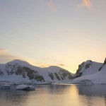 南極の美しい夕日