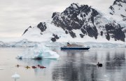南極圏と南極半島探検クルーズ14日間