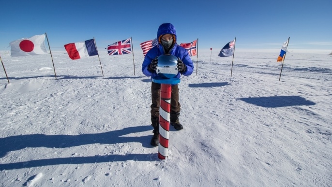 南極点に立つ／南極観光