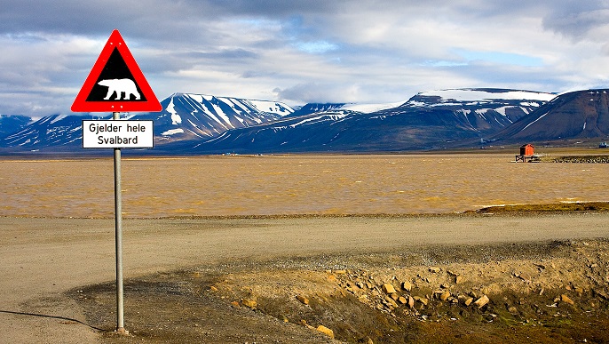 ロングイヤー・ビーエン/北極旅行