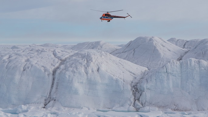 ヘリコプター／北極旅行