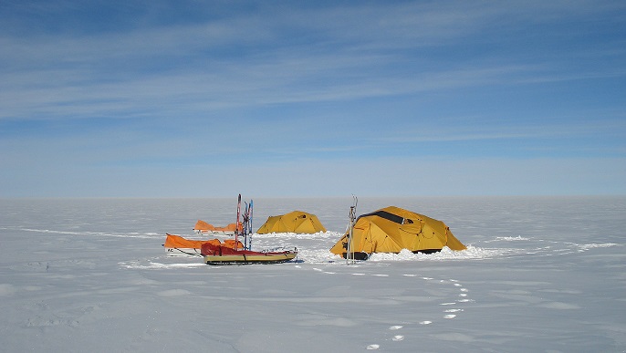 テント設営_南極探検