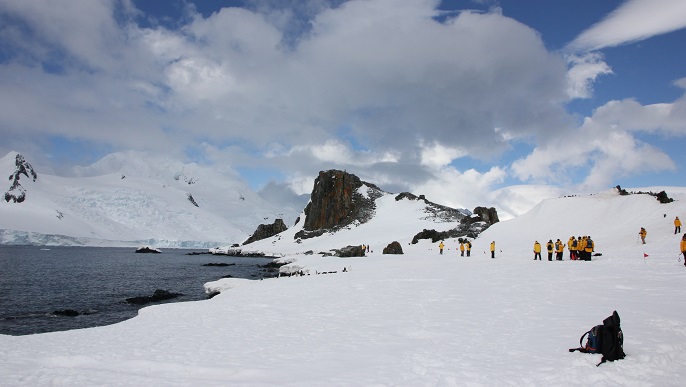 ハーフムーン島 Half Moon Island 都市 訪問地詳細 南極旅行 北極旅行のクルーズ ツアー 株 クルーズライフ