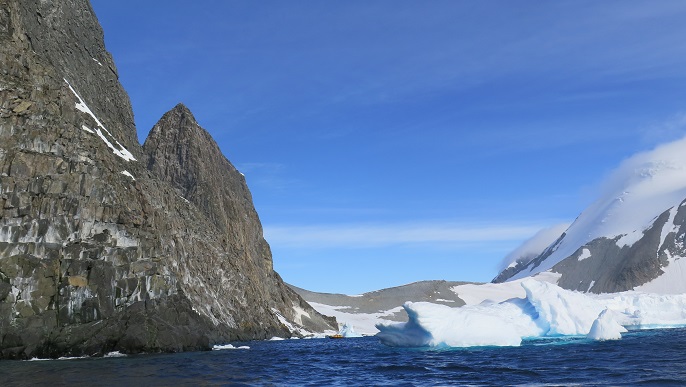 アストロラーベ島の風景