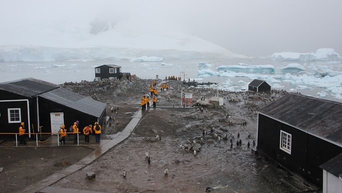 ゴンザレス・ビデラ基地／南極観光